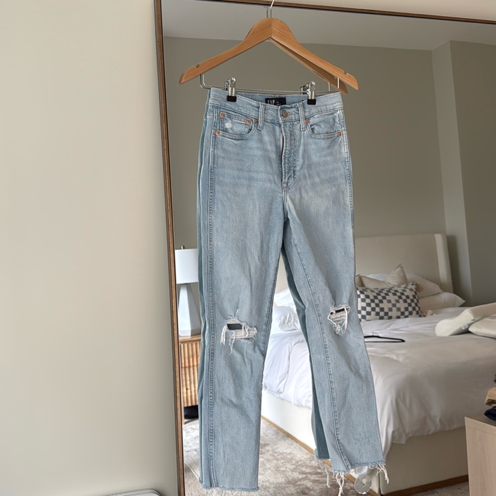 🔴 $15 SALE - Gap denim size 2R/26R